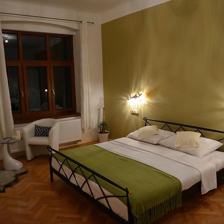 Apartment Rumunska Либерец Екстериор снимка